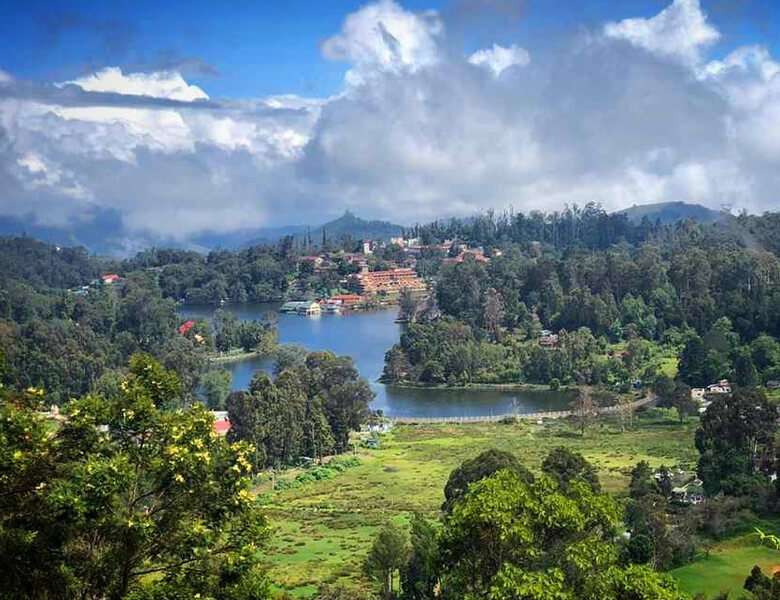Taxi service in Kodaikanal near lake view